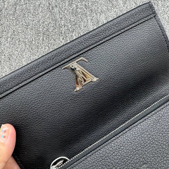 Louis Vuitton Leather Wallet 675-082125 - Picture 6 of 10